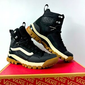 NEW, Vans Ultrarange Exo Hi MTE-3, GoreTex Boots- Men Size 8.5/ Women Size 10